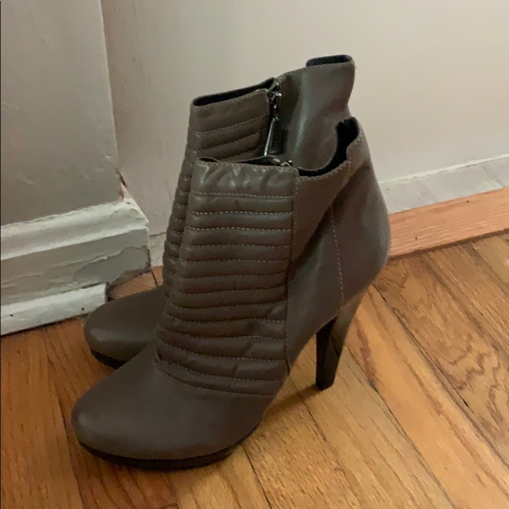 7 for all Mankind gray ankle booties 10M NWOB